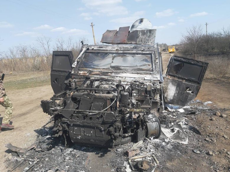 Воїни 60-ї бригади знищили військову техніку окупантів 03