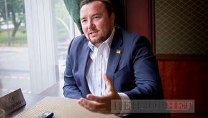 "Слуга народу" Денис Маслов: "Момент для України, щоб вести переговори із президентом Америки, з огляду на події в Афганістані, навпаки – вдалий"