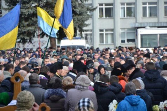 С погибшим в зоне АТО воином батальона имени генерала Кульчицкого Мирославом Сливкой простились на Хмельнитчине 04