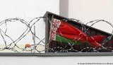 Роздягали догола й ображали: за слово "тварина" в соцмережах з літньої вчительки з Мінська в міліції знущалися п