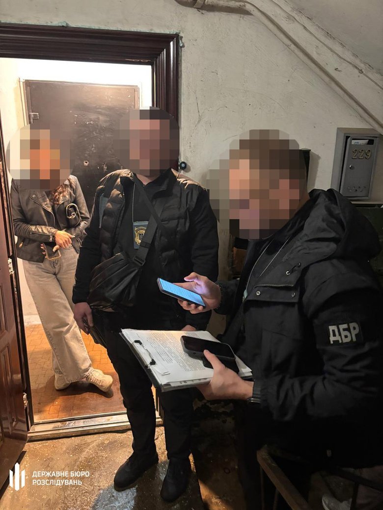 Офіцер обікрав власну частину