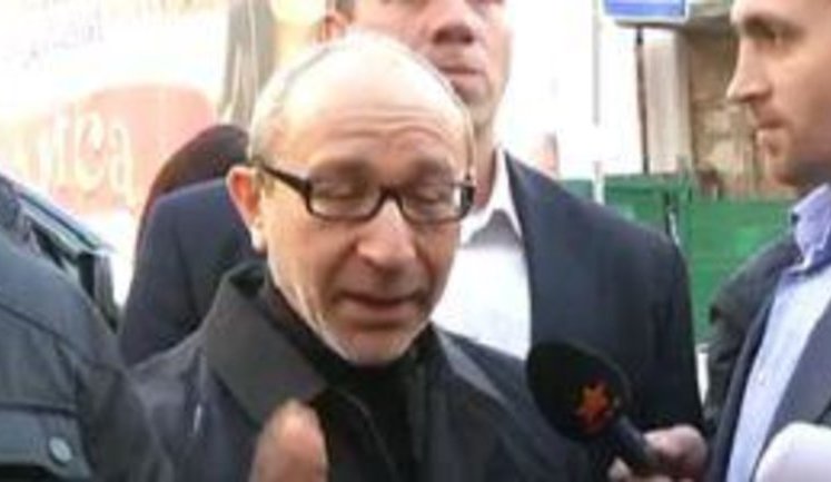 Не может человек с повадками наперсточника быть губернатором военного времени
