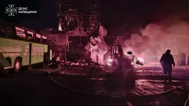 Київщина: рятувальники ліквідували наслідки ворожих атак