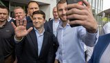 Зеленский позвонил Кличко, чтобы обсудить закупки трамваев для Киева (обновлено)