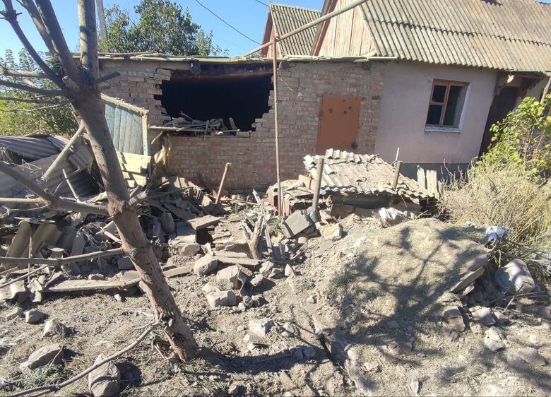 Russian shelling damages 2 hotels, multi-storey building, gas pipelines and power lines in Nikopol 01