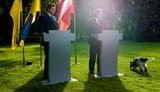 На встречу с Януковичем Коморовский привел своего пса. ФОТОрепортаж