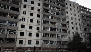 Russian forces dropped five KAB bombs on Sumy: one struck near high-rise block; at least five people wounded. PHOTO