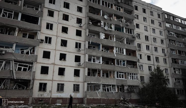 Russian forces dropped five KAB bombs on Sumy: one struck near high-rise block; at least five people wounded. PHOTO