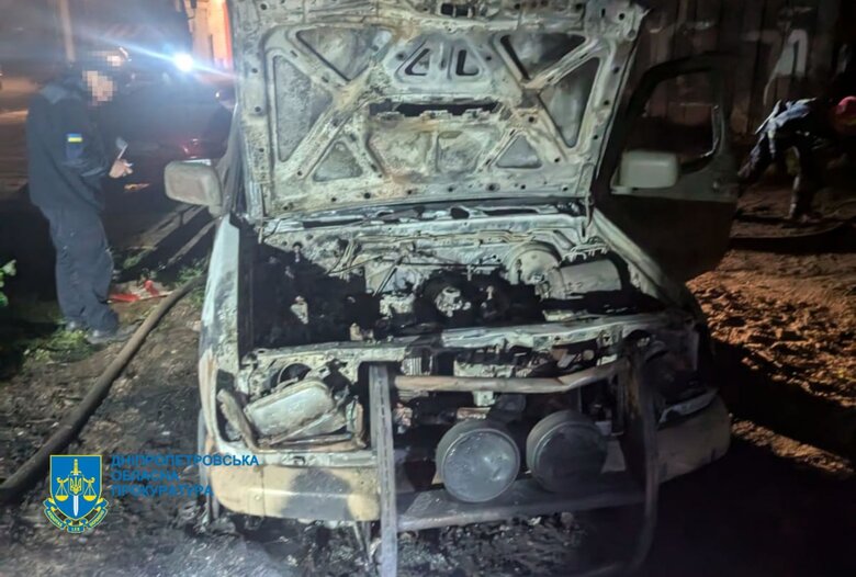 Поджег три автомобиля ВСУ. Задержан мужчина в Днепре