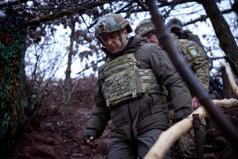 Zelenskyi visits front line in eastern Ukraine 09