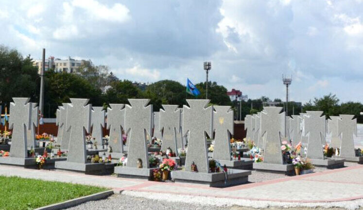 Национальное военное мемориальное кладбище должно быть открыто для захоронений уже в этом году, - Шмыгаль