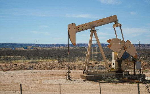 Ціни на нафту зросли через побоювання перебоїв у поставках на Близькому Сході