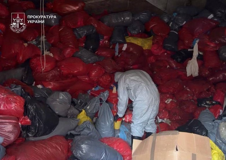 У Києві на складі незаконно зберігали небезпечні медвідходи