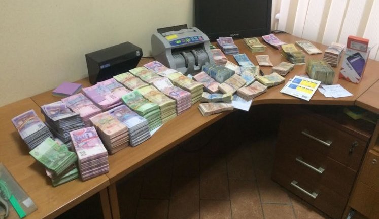 Затримано шахраїв, які використовували для лотерей податкові кредити для реального сектора економіки. Вилучено 7,5 млн гривень, - ДФС. ФОТОрепортаж