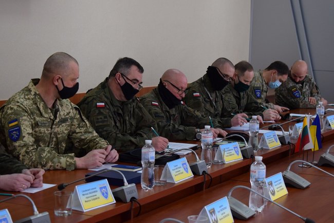 Польская военная делегация посетила район проведения ООС, - пресс-центр 04