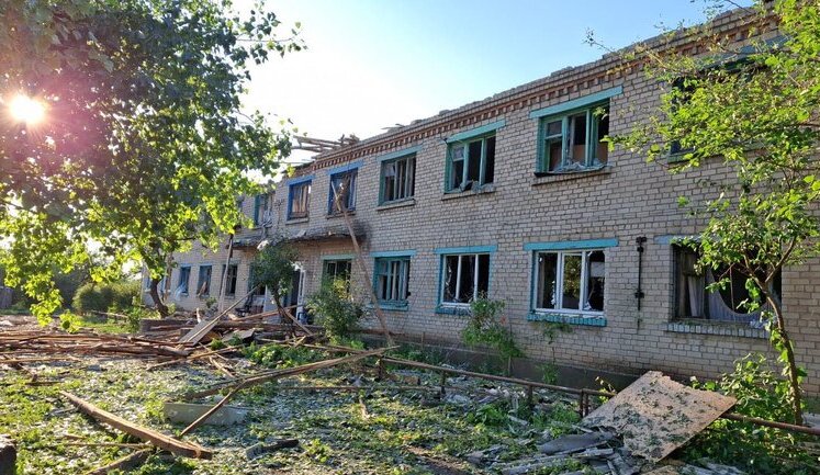 Рашисти вдарили дронами по Краматорську: пошкоджено багатоповерхівки та цивільну інфраструктуру. ФОТО