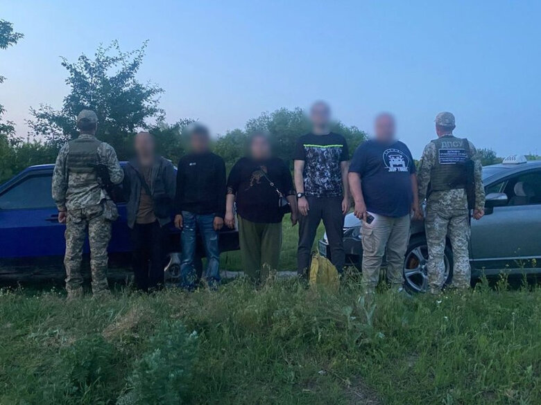 На Одещині затримали групу, що організувала незаконне переправлення призовника