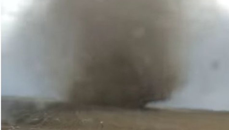 Large tornado captured on camera near Kirovohrad region. VIDEO
