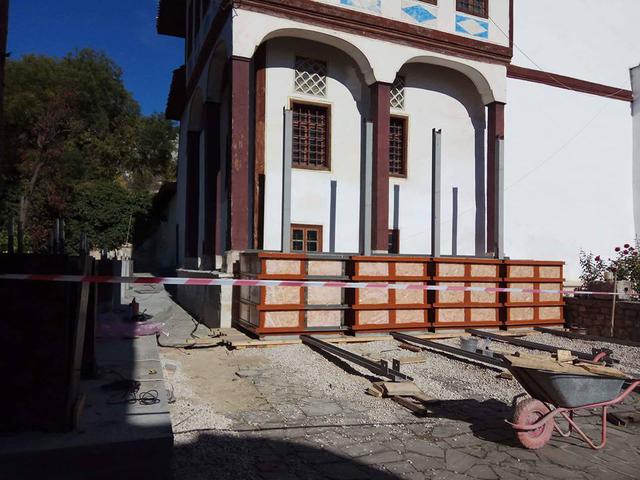 Окупанти знищують Бахчисарайський ханський палац, - Пашаєв 06 Окупанти знищують Бахчисарайський ханський палац, - Пашаєв 06