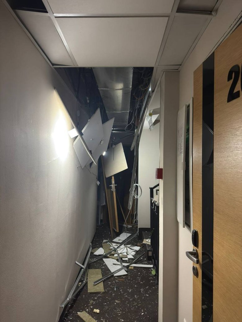 Масований удар по Одесі: влучання у будинки