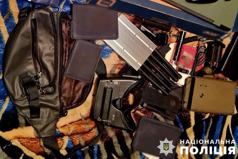 Чоловік у Києві вкрав РЕБ із авто військового