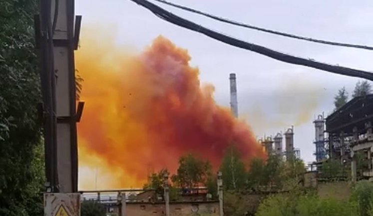 Глава МВД назвал предварительную причину выброса газа на "Ривнеазоте" Фирташа