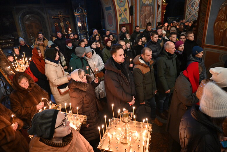 Farewell to warrior and poet Maksym Kryvtsov was held in Kyiv 04