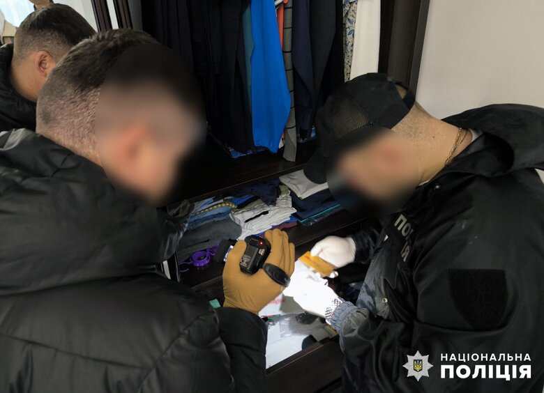 На Буковині ліквідовано канал контрабанди наркотичних лікарських засобів із мільйонними оборотами
