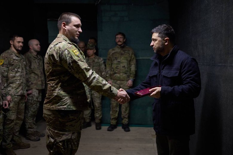 Зеленский встретился с азовцами