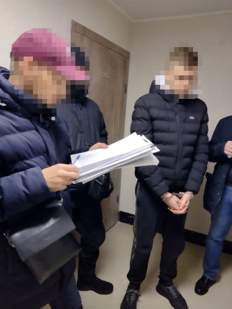 Група шахраїв, яка займалася махінаціями під виглядом інвестування у криптовалюту, затримана у Києві, - прокуратура 05