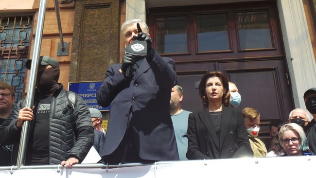 Досить терору: под Печерским судом Киева проходит акция в поддержку Порошенко 27