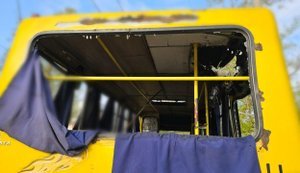 РФ атаковала маршрутку в Херсоне: есть погибшие и раненые. ФОТОрепортаж