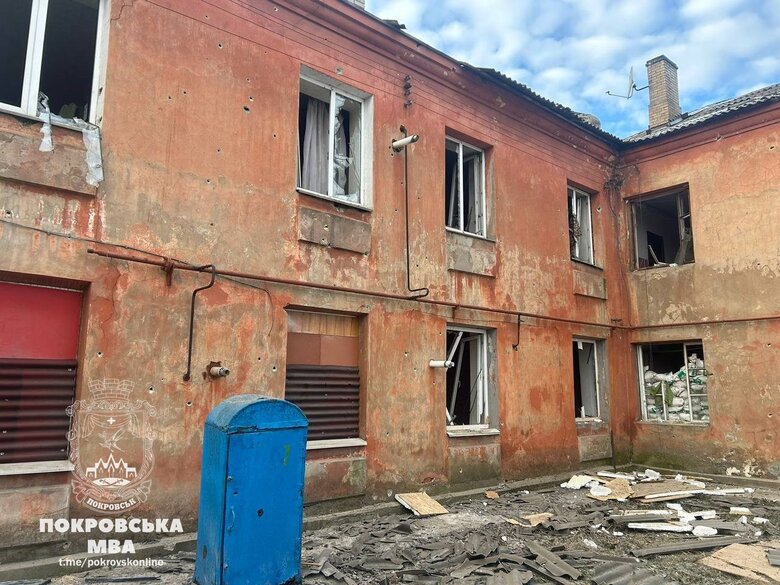 Будинок у Покровську після обстрілу