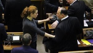 "Регионал" Струк ударил меня, когда был уличен в кнопкодавстве, - Оробец. ФОТОрепортаж