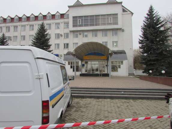 В налоговой Черновцов прогремел взрыв: есть пострадавшие 14