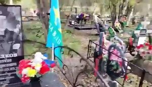 Росіянин фільмує могили земляків ліквідованих в Україні: "Погибших - тьма. Когда узнаем их количество - вся страна ужаснется". ВIДЕО