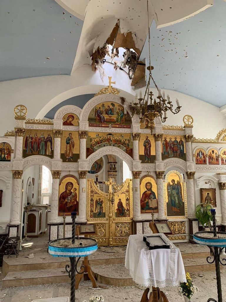 Під час обстрілу окупантами Херсону пошкоджено будівлю церкви 02