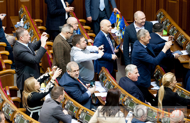 Пластуни принесли в Раду Вифлеємський вогонь миру 06