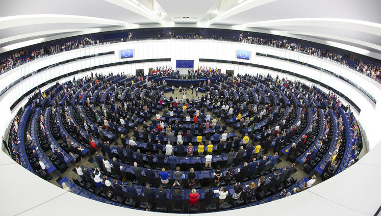 Вражаюча політична та інформаційна перемога України: Європарламент загрожує РФ повним крахом економіки та банкрутством у разі нового вторгнення