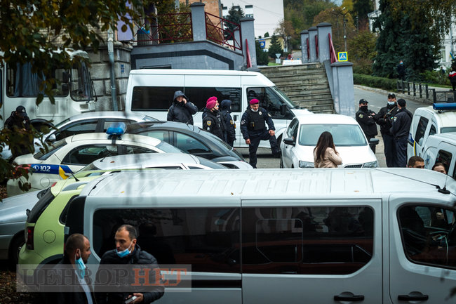 Выборы в Васильковской ОТГ на Киевщине: суд рассматривает иск Слуги народа о признании результатов недействительными, люди протестуют 10