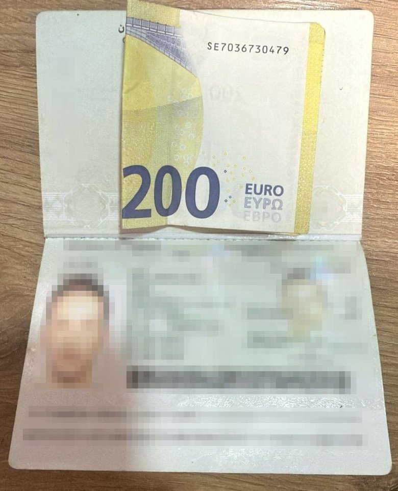 на кордоні з Молдовою викрили двох хабародавців