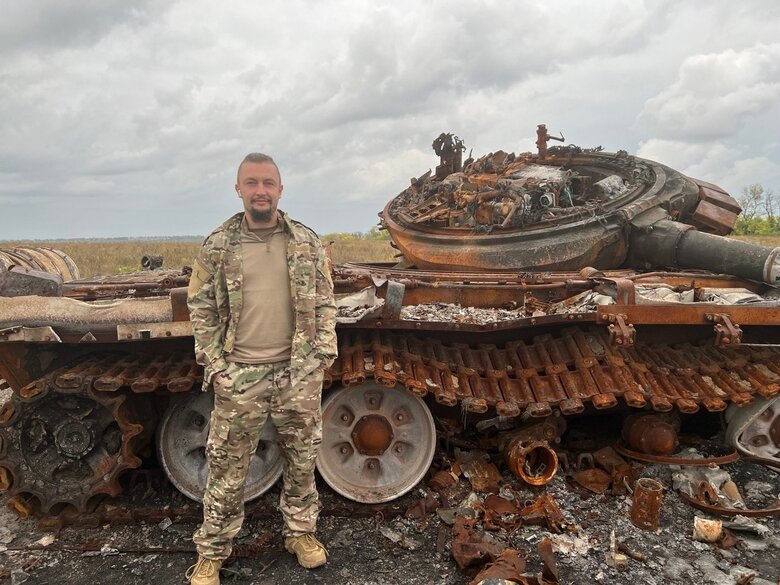 Танкіст Павло Філик: На один наш танк було чотири їхні. Це стандартна ситуація. Було й таке, що одним танком виходили на вісім-десять російських 08