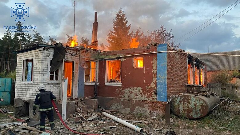 Последствия вражеского обстрела Волчанска 04
