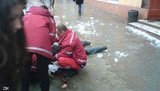 В центре Львова глыба льда разбила голову прохожему. ФОТОрепортаж
