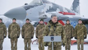 На окупованих територіях України розміщено 80 000 військовослужбовців РФ, - Порошенко