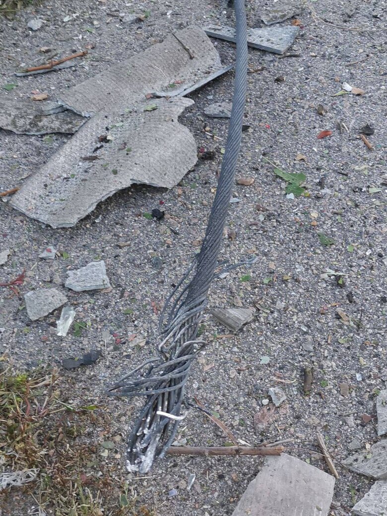 Impact on Zaporizhzhia: high-rise buildings, private houses, educational institution and parking lot were damaged 01
