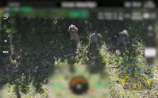 Троє рашистів підняли руки та пішли за українським