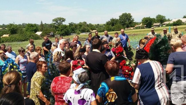 С бойцом 17-й танковой бригады Александром Лыном, погибшим на Донбассе, простились на Днепропетровщине 08