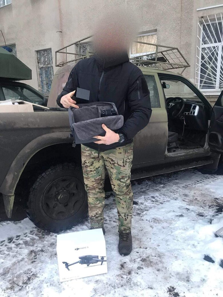 На фронті тривають кровопролитні бої. Дуже потрібно допомогти нашим захисникам. Посилки відправляємо майже кожного дня, - волонтерка Юсупова 05