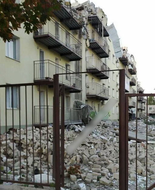 В Херсоне уничтожено здание, в котором находились около 200 оккупантов, в том числе ФСБшники, - СМИ 01